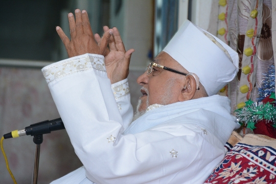 Qiblat ul-Mumineen Da'i ul-Muttaqeen Saiyedna wa Maulaana Abu Haatim Taiyeb Ziyauddin saheb (tus)